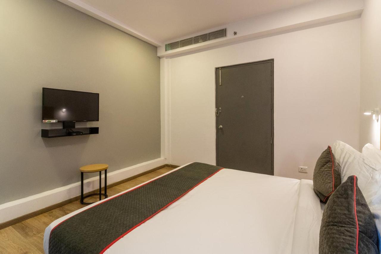 Oyo Townhouse 120 The Axis Hotel