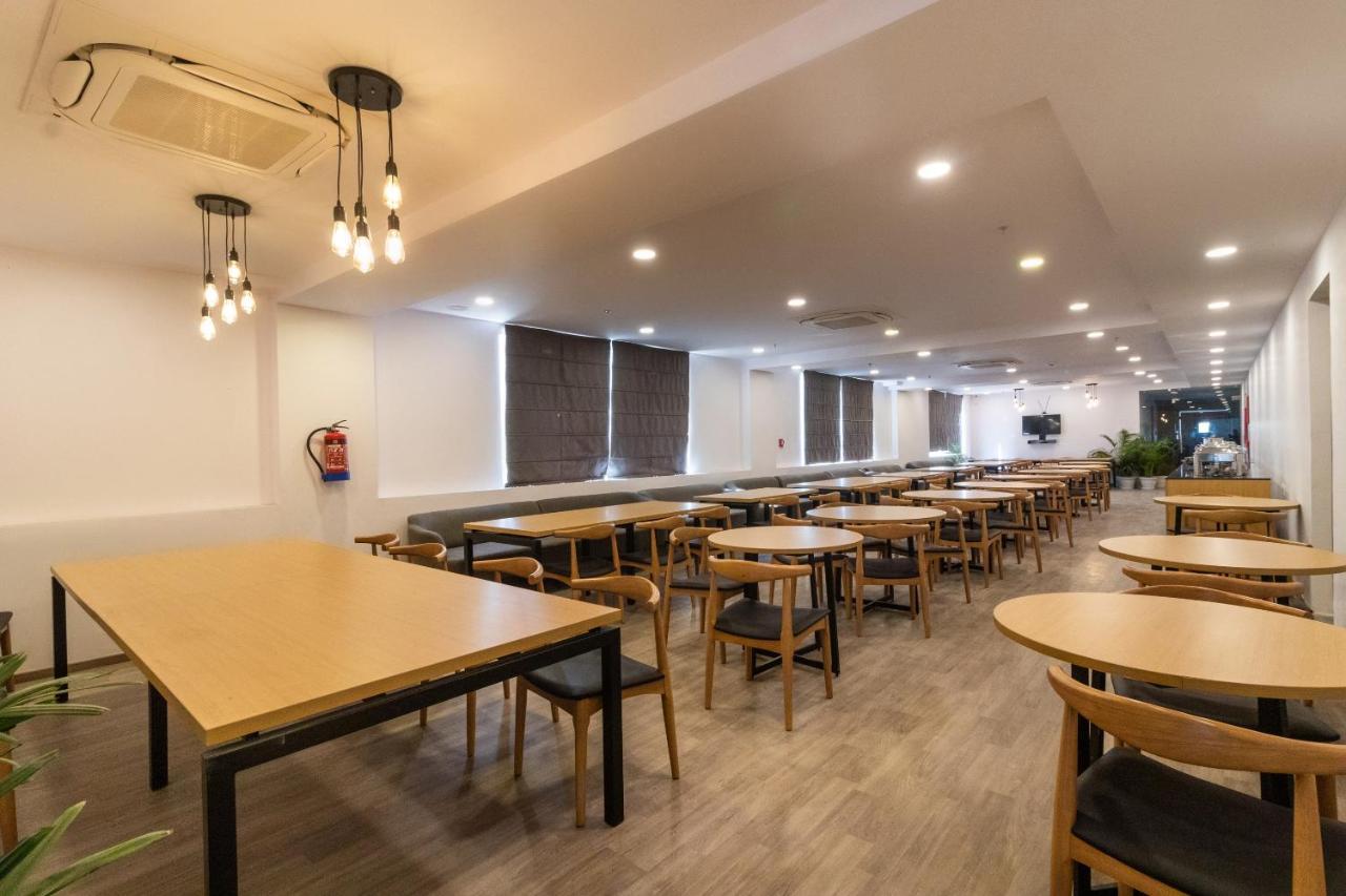 Hotel Oyo Townhouse 120 The Axis Kolkata