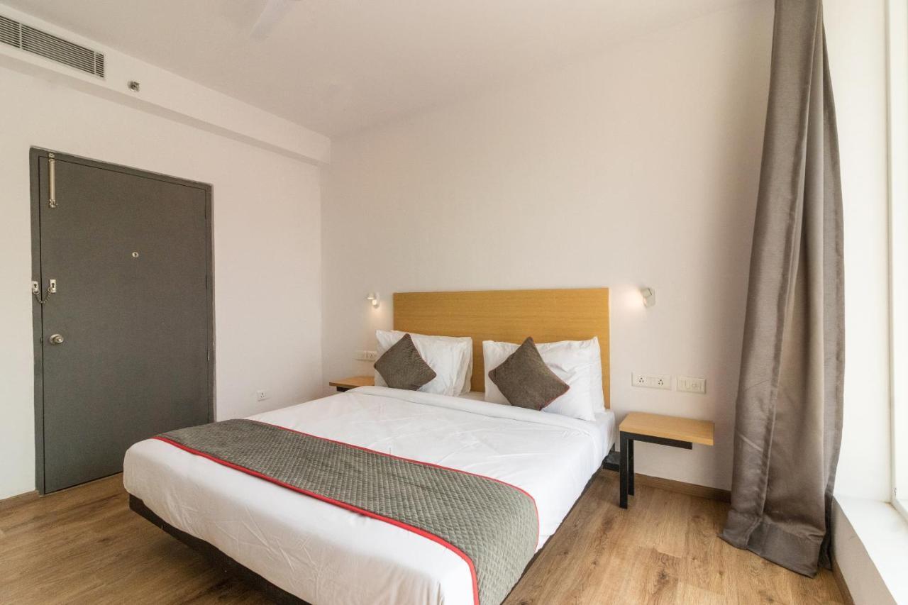 Oyo Townhouse 120 The Axis Kolkata