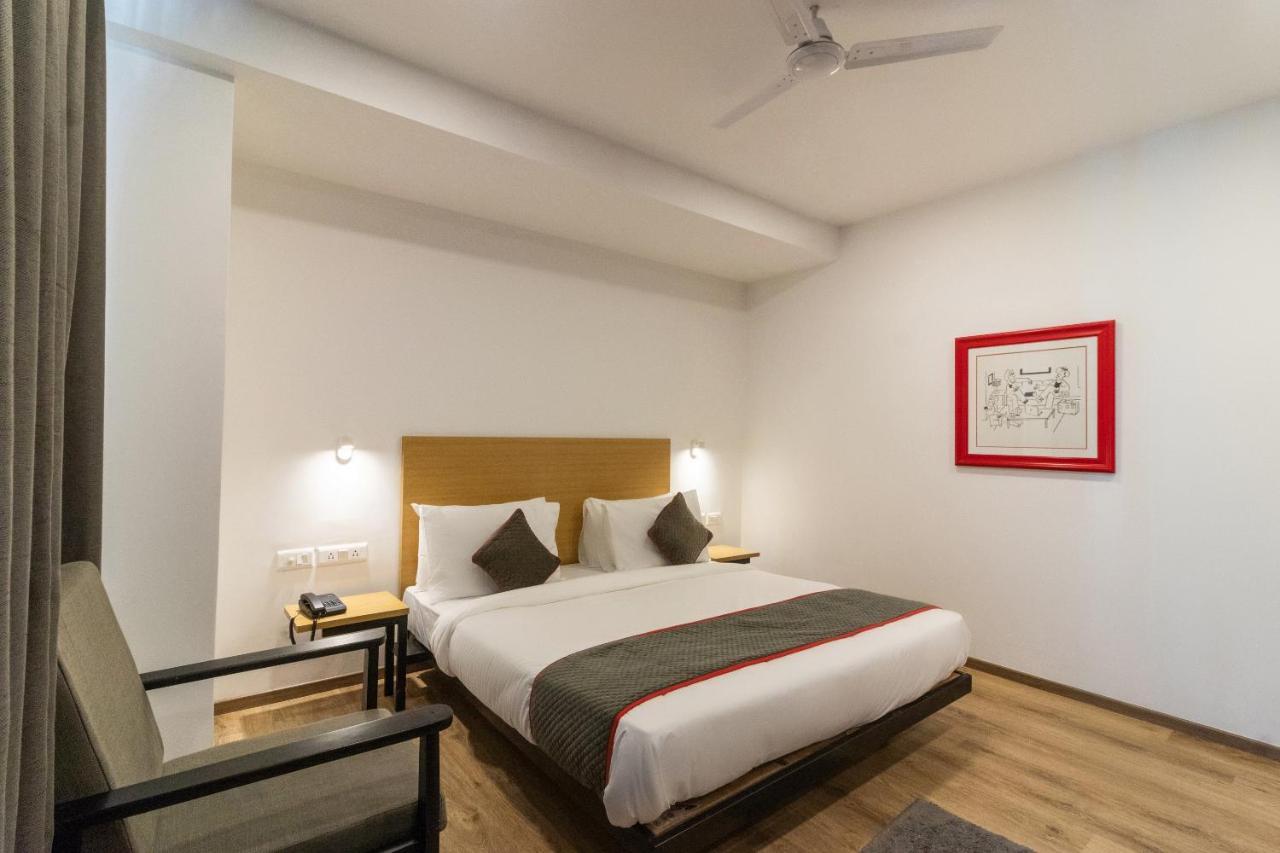 Oyo Townhouse 120 The Axis Hotel